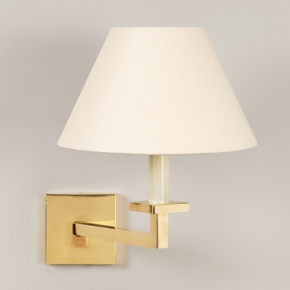 Vägglampa Beckford i mässing, by Vaughan Designs - hos Alegni Design Interiors, Stockholm Vägglampa Beckford i mässing, by Vaughan Designs - hos Alegni Design Interiors, Stockholm