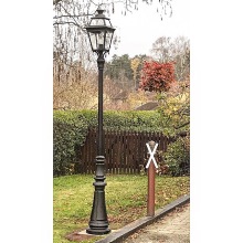 Lyktstolpe - Utebelysning - Kollektion Placde des Vosges 3 - hos Alegni Interiors Lyktstolpe - Utebelysning - Kollektion Placde des Vosges 3 - hos Alegni Interiors