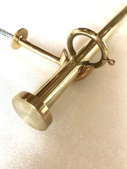 16mm gardinstång i mässing - kollektion tapetsör Oden - beställ hos Alegni Interiors 16mm gardinstång i mässing - kollektion tapetsör Oden - beställ hos Alegni Interiors