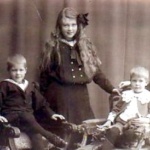 Ingolf Lönnbergs barn, Mathilda Stenhammars barnbarn (Helge, Inge, Sif, Egil och Gunvor.)