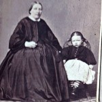 Paulina Stenhammar (1830-1888) gift Tornberg med dottern Sophie (1860-1888)