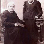Hilda Fjellstedt född Stenhammar (1832-1908) och Sophie Stenhammar (1824-1908)
