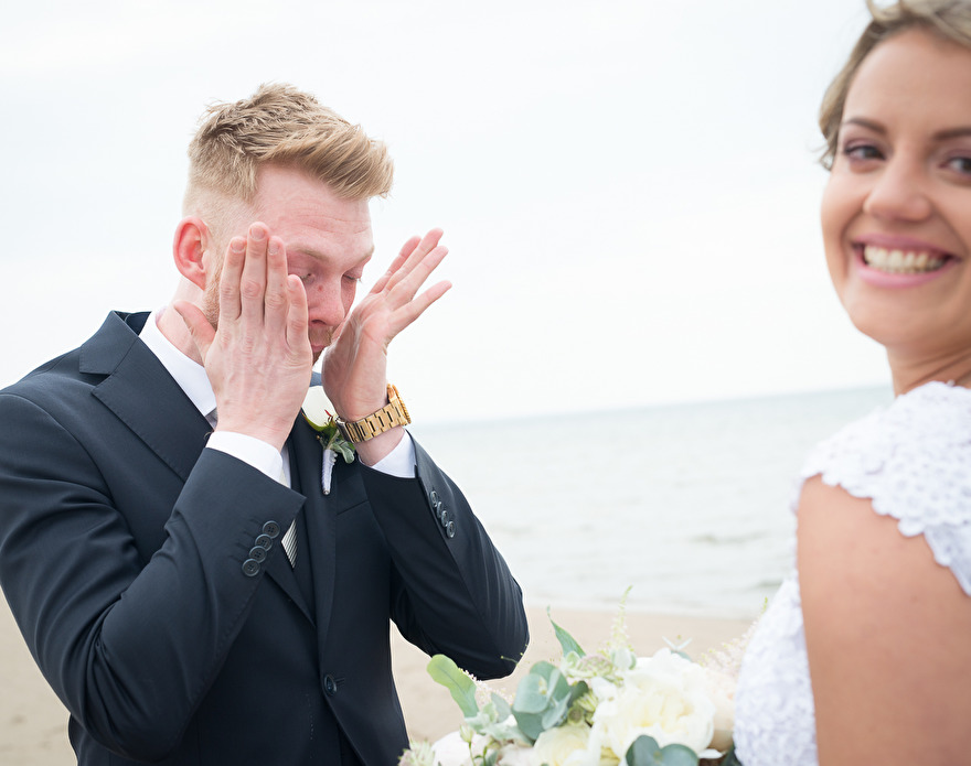 The first look! Weddingphotographer Rebecca Wallin The first look! Weddingphotographer Rebecca Wallin