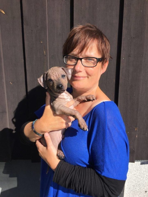 Dobby (Mr Bates) med sin nya matte Karin Sträng. Dobby (Mr Bates) med sin nya matte Karin Sträng.