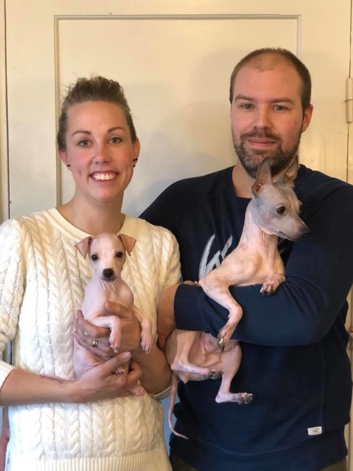 Anna och Fredrik Johansson med sina vovvar :) Anna och Fredrik Johansson med sina vovvar :)