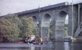 Kärnborrning för ny järnvägsbro vid Årsta holmar, sommaren 1995 i Stockholm.