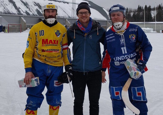 Kalle Högberg fick dela ut pris till matchens lirare - Igor Zolotarev och Kanonkulan Granzell-Sjödin. Kalle Högberg fick dela ut pris till matchens lirare - Igor Zolotarev och Kanonkulan Granzell-Sjödin.