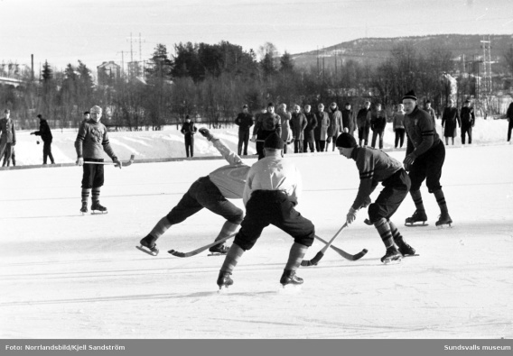 Bandymatch i Bergsåker mellan Selånger och Haparanda 1960