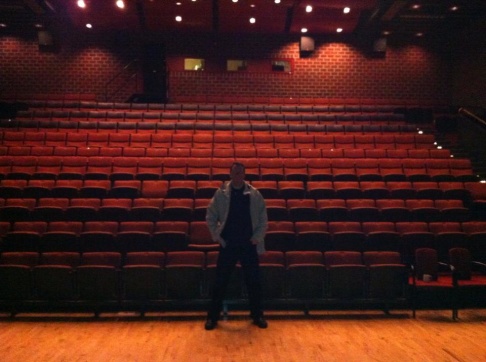 Den 7 november 2013 fyllde jag stora salen på Fröunda Kulturhus. På bilden min vän Morgan innan föreläsningen.