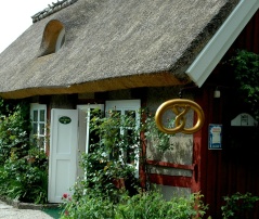 A lot of nice places for a Swedish "fika", coffee with cakes or sandwiches, along the way. Here Systrarna Lundgren, day 1. Photo: Region Skåne©Lena Birgersson.