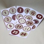 Kalendersiffror 1 - 24  röd/vita
