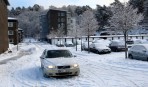 mycket snö på parkeringen idag...