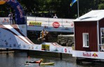 det går snett redan på första hindret...