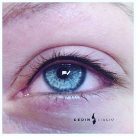 "Eyeliner tunn endast uppe" "Eyeliner tunn endast uppe"