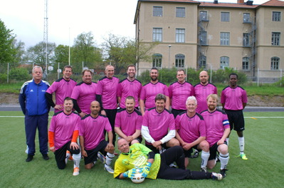 Vår ordinarie matchdräkt - men strumporna skall vara svarta! Vår ordinarie matchdräkt - men strumporna skall vara svarta!
