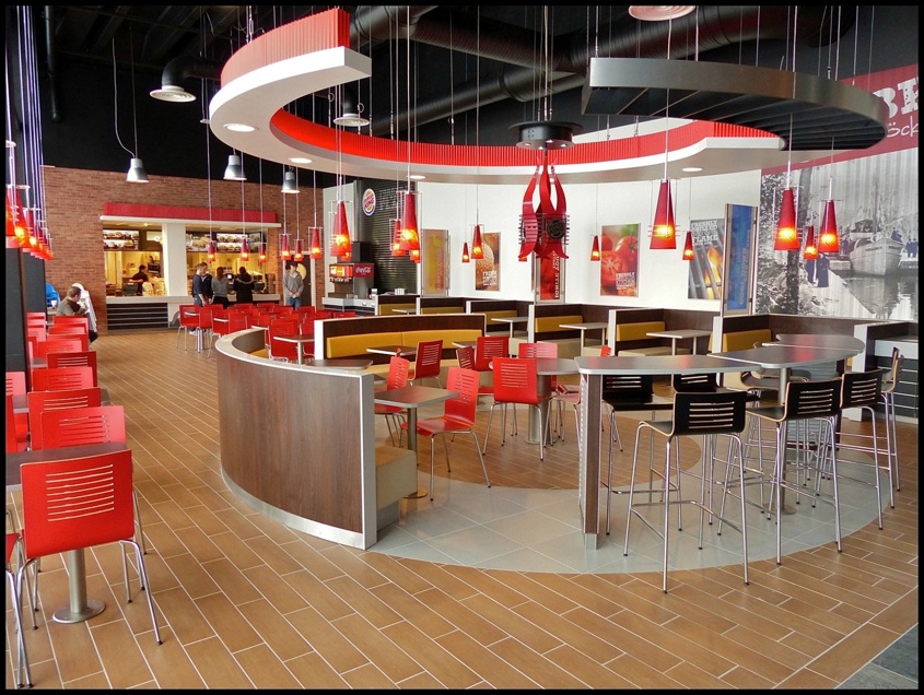 17 februari 2013 - Burger King öppnade nya restaurangen, med en stor bild av Ångbåten Nordmarken på väggen. 17 februari 2013 - Burger King öppnade nya restaurangen, med en stor bild av Ångbåten Nordmarken på väggen.