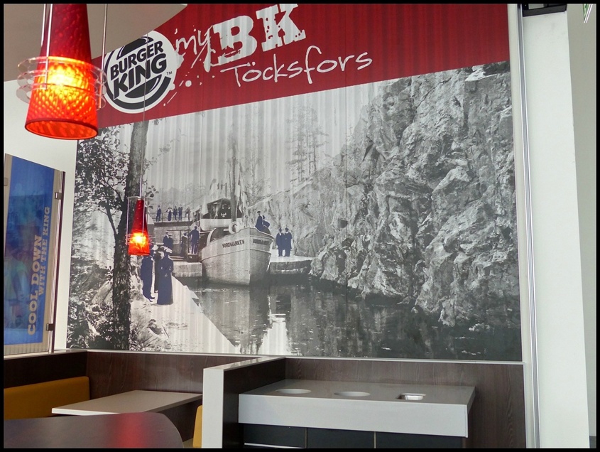 17 februari 2013 - Burger King öppnade nya restaurangen, med en stor bild av Ångbåten Nordmarken på väggen. 17 februari 2013 - Burger King öppnade nya restaurangen, med en stor bild av Ångbåten Nordmarken på väggen.
