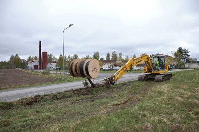 8 maj 2014 - Läggning av slangar för fiberstamkabel vid Bögatan / Näset.