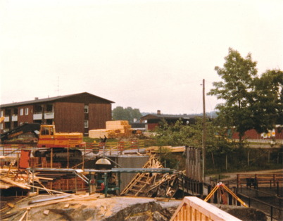 Byggnation av nya landsvägsbron vid övre slussen 1984.