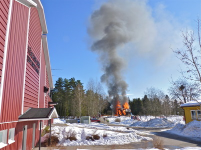 13 mars 2010 - Brandkåren bränner ner gamla skolvaktmästarbostaden för att ge plats för en ny förskola.