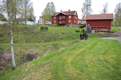 12 maj 2015 - Elever vid Stenebyskolan var i Töcksfors för rekognosering.