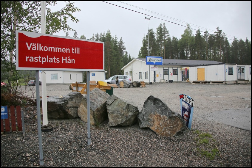4 juni 2014 - Eurotax tog över ansvaret för " Rastplats Hån " inklusive turisttoaletterna. Därmed fick Eurotax totalansvaret för turistservicen vid riksgränsen mellan Sverige och Norge. Tidigare var detta en statlig rastplats som Trafikverket ansvarade för.