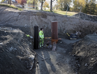 10 oktober 2017 - Och de sista rörledningarna lades ner vid Älverud.