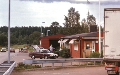 1991 - Gamla tullstationen i Hån, som revs för att ersättas av en tullstation i två våningsplan.