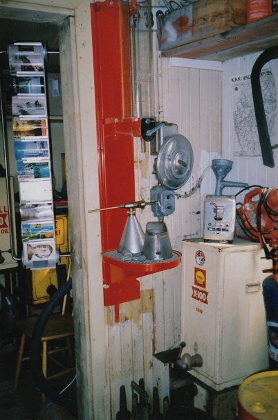 2002 - Shell i Sollebrunn, bevarad från 1950-talet.