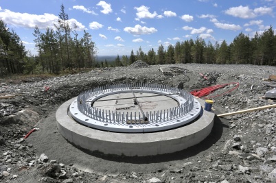 15 juni 2018 - Och på Joarknatten byggde man fundament för vindkraft-verken.