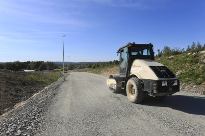 31 augusti 2021 - Nya Industrivägen fick en sista putsning inför asfalteringen.