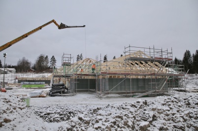 7 december 2021 - Vid Kallnäset pågick arbetet med takläggning.