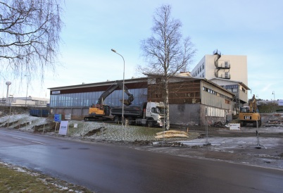 14 december 2021 - Och i Årjäng hade rivningen av simhallen tagit fart.