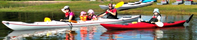 kajakpaddling för familjen kajakpaddling för familjen
