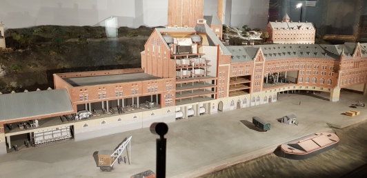 På Stadsmuseet finns en fin modell av Münchenbryggeriet. Där fanns Tullskolans lokaler 1985 - 2003. Foto; Petra Johfur På Stadsmuseet finns en fin modell av Münchenbryggeriet. Där fanns Tullskolans lokaler 1985 - 2003. Foto; Petra Johfur