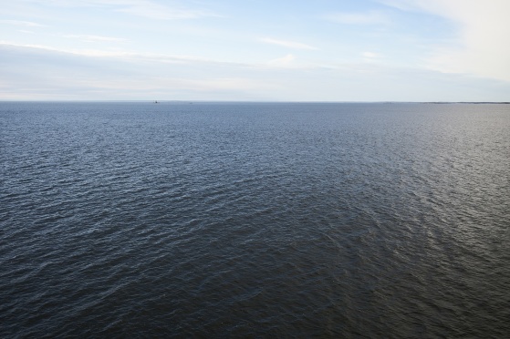 Östersjön. Här sjönk Estonia under märkliga omständigheter och olycksutreddes än besynnerligare. Här ligger den ryska gasledningen på havsbotten. En oerhörd intressesfär.