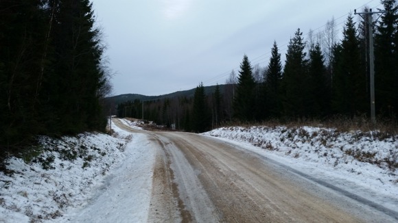 Längre bort från Furuhult, det här är vägen ner i dalen. Längre bort från Furuhult, det här är vägen ner i dalen.