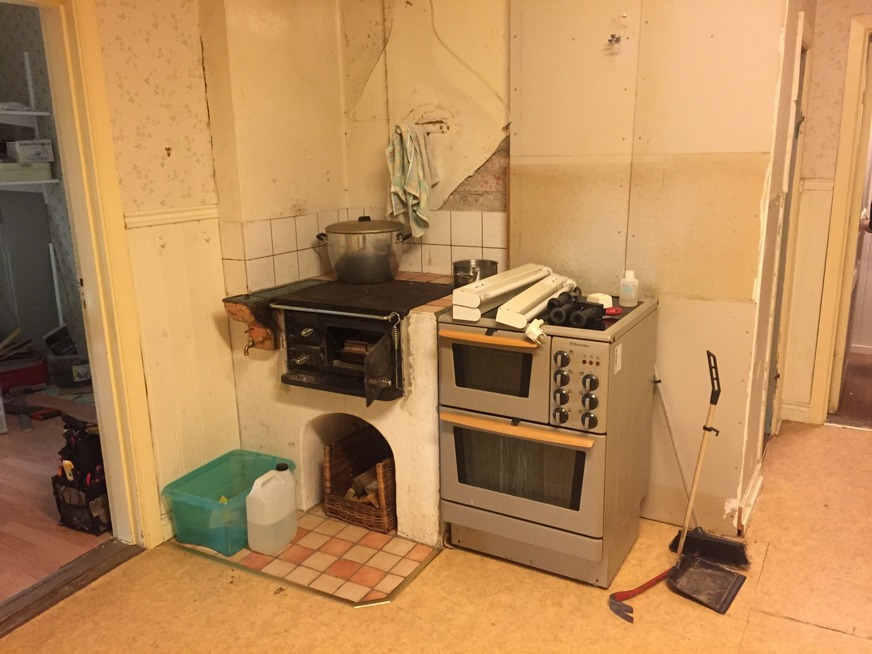 Att skippa överskåpen gör att köket känns mycket större och blir ljusare. Himla bra! Att skippa överskåpen gör att köket känns mycket större och blir ljusare. Himla bra!