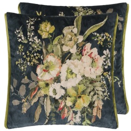 Designers Guild A.Nyhet Kudde MARGARETTA VELOURS NOIR 55x55 CCDG1573 Kampanj 25% rabatt på hela köpet över 5000 kr (gäller ej rea och tyger) KOD. GTGYTKXL