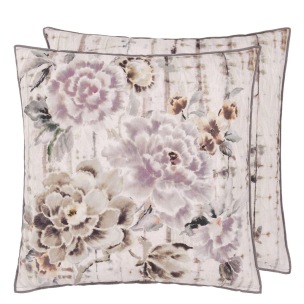 Designers Guild Kudde KYOTO FLOWER SLATE 50x50 CCDG1395 (2-PACK) Kampanj 25% rabatt på hela köpet över 5000 kr (gäller ej rea och tyger) KOD. GTGYTKXL - 2-pack Kuddar med rabatt