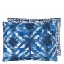 A Nyhet Designers Guild Kudde PARQUET BATIK INDIGO 60x45 CCDG1458 (2-PACK) Kampanj 25% rabatt på hela köpet över 5000 kr (gäller ej rea och tyger) KOD. GTGYTKXL - 2-pack Kuddar med rabatt