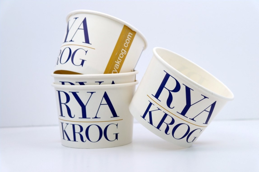 I en riktigt läcker glassbägare blir glassen godare! Vi tillverkar och levererar glassbägare och frozen yoghurt-lådor i olika storlekar och former. Vi kan även leverera andra tillbehör för glassverksamhet; lock, plastskedar, servetter, våtservetter och förpackningar. I en riktigt läcker glassbägare blir glassen godare! Vi tillverkar och levererar glassbägare och frozen yoghurt-lådor i olika storlekar och former. Vi kan även leverera andra tillbehör för glassverksamhet; lock, plastskedar, servetter, våtservetter och förpackningar.