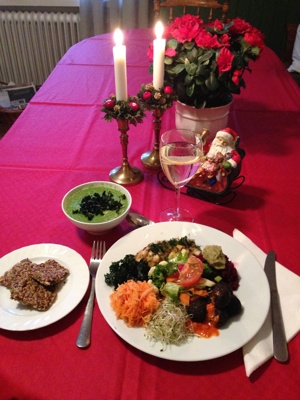 Förrätten och huvudrätten till vår julmiddag förevigad. Vi tycker det här är jättegott! Hoppas att även våra gäster tycker det. Förrätten och huvudrätten till vår julmiddag förevigad. Vi tycker det här är jättegott! Hoppas att även våra gäster tycker det.