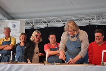 Från vänster Claes G Hansson, Ingela Holgersson, Lena Westersund (tidtagare), Jon Larsson, Hasse Johannesson (tävlingsledare) och Dan Lexö. Från vänster Claes G Hansson, Ingela Holgersson, Lena Westersund (tidtagare), Jon Larsson, Hasse Johannesson (tävlingsledare) och Dan Lexö.