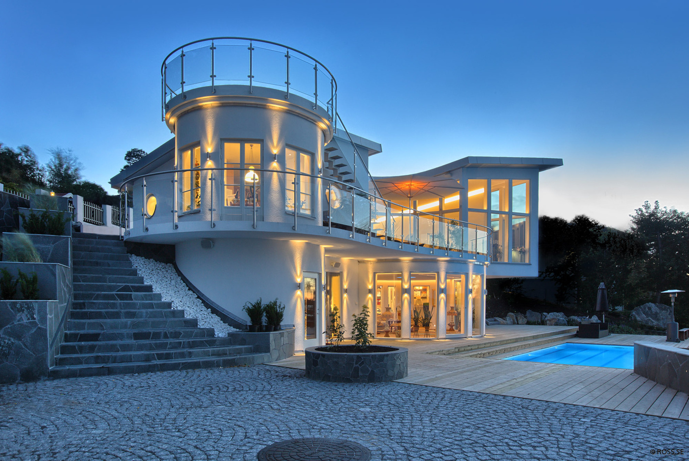 SEARCH AND BUY THIS PRODUCT Villa Viken | ROSS