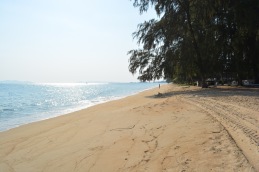 Baan Saithong är belägen invid Chakpong beach...