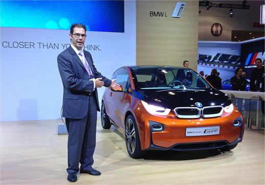 Oliver Walter med BMW i3 (Foto: bmwi3.blogspot.se) Oliver Walter med BMW i3 (Foto: bmwi3.blogspot.se)