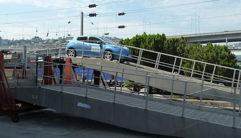 Enkelt resande med Nissan LEAF (Bild: Plugincars.com) Enkelt resande med Nissan LEAF (Bild: Plugincars.com)