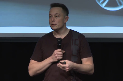 Elon Musk berättar att han har roligt på jobbet. Elon Musk berättar att han har roligt på jobbet.