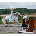 gnesta konstrunda 2016 robrt paraniaks foto alteza o Birgitta i galopp med piano